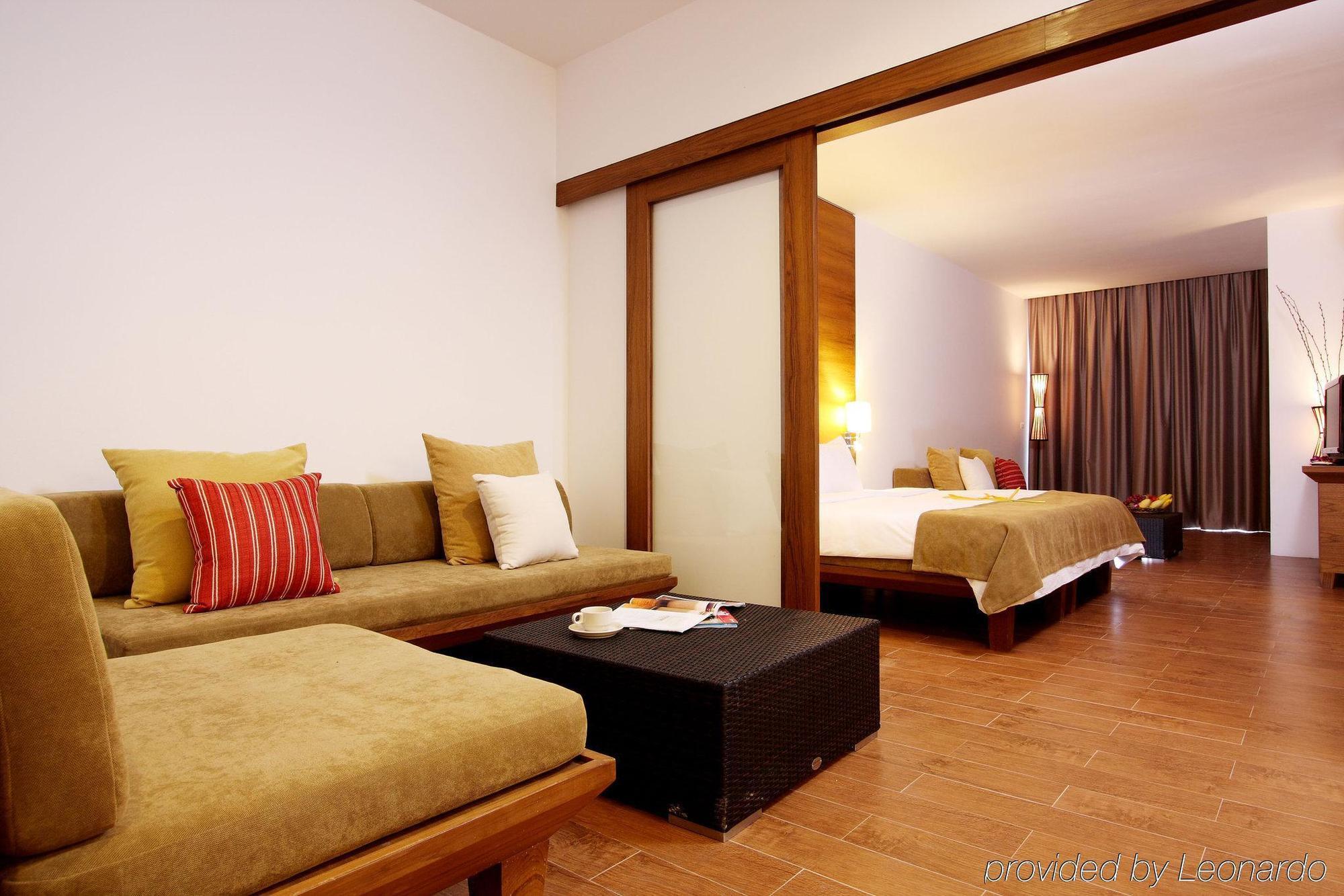 Kamala Beach Inn Phuket Exterior photo